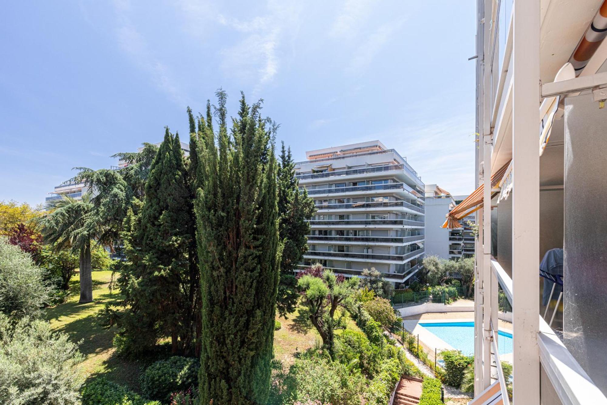 6 Couchages Dans Avec Piscine Juan-les-Pins