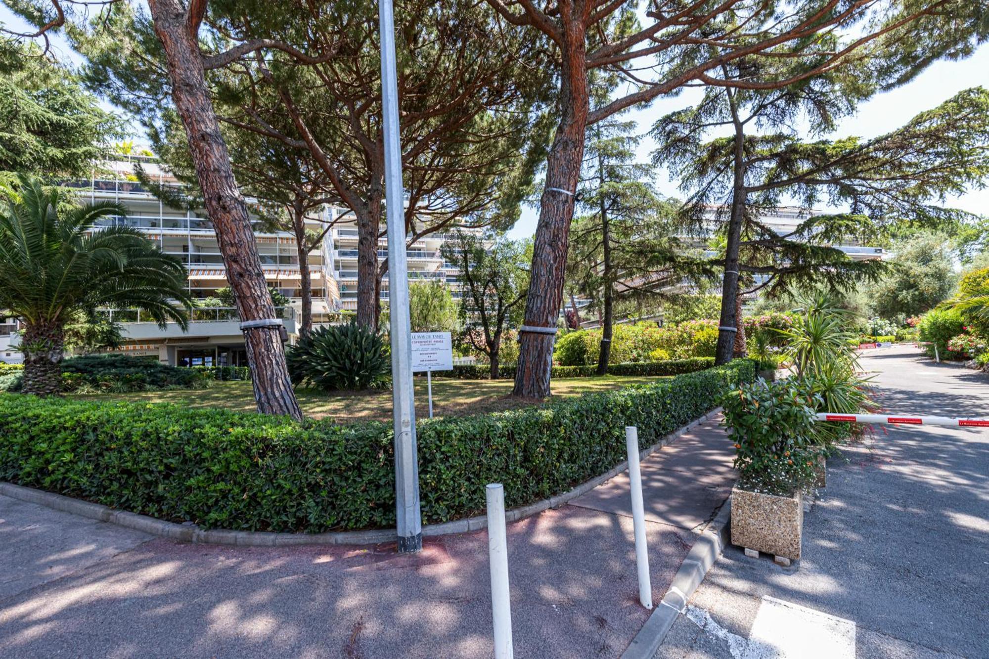 6 Couchages Dans Avec Piscine * Juan-les-Pins